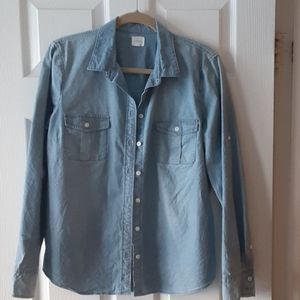 Chambre shirt, can roll up sleeves.